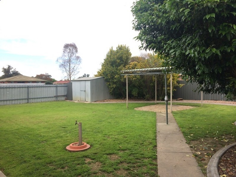 15 Jackling Drive, Lavington NSW 2641