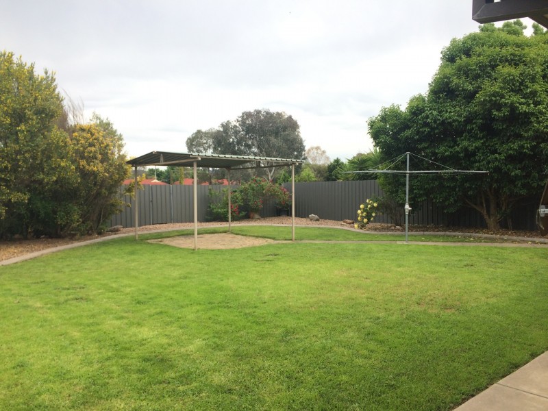 15 Jackling Drive, Lavington NSW 2641