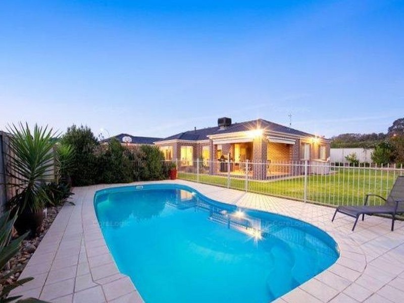 21 Cassinia Court, Thurgoona NSW 2640