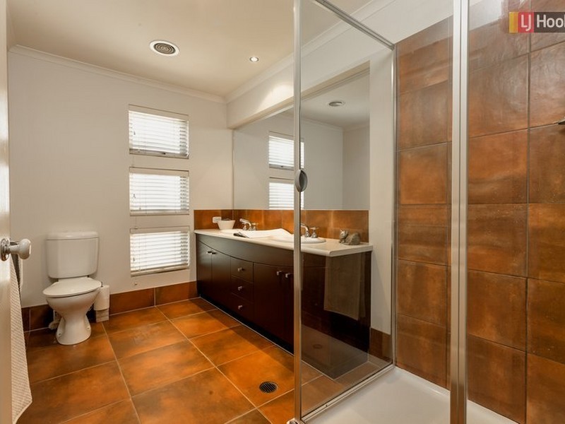 21 Cassinia Court, Thurgoona NSW 2640