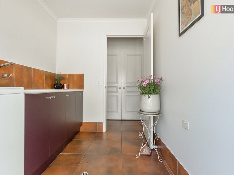 21 Cassinia Court, Thurgoona NSW 2640