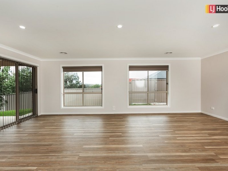 2/34 Kirkpatrick Court, Glenroy NSW 2640
