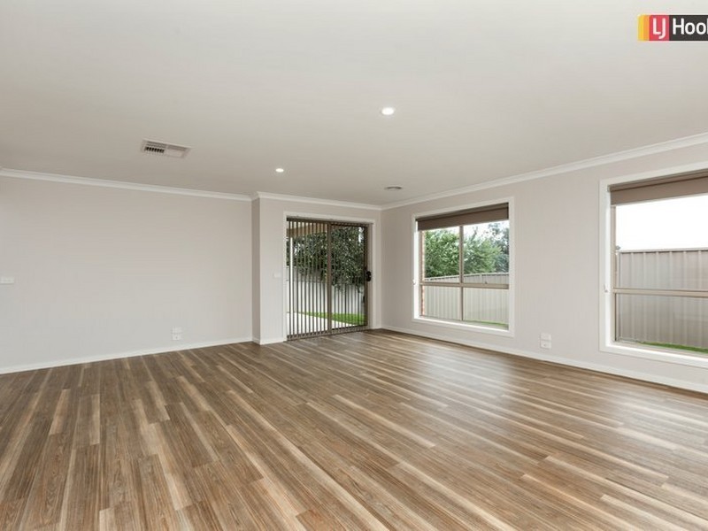 2/34 Kirkpatrick Court, Glenroy NSW 2640