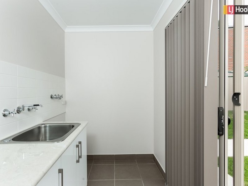 2/34 Kirkpatrick Court, Glenroy NSW 2640