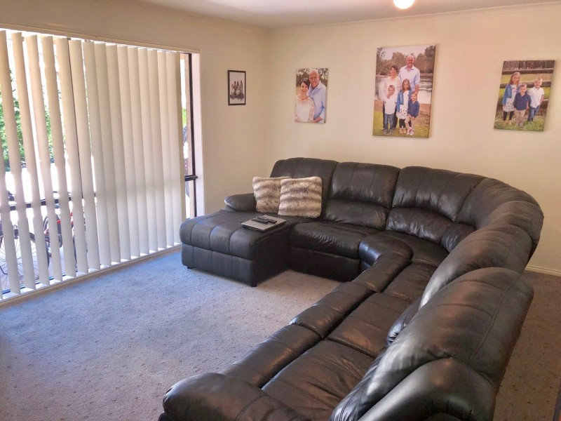 19 Cassinia Court, Thurgoona NSW 2640