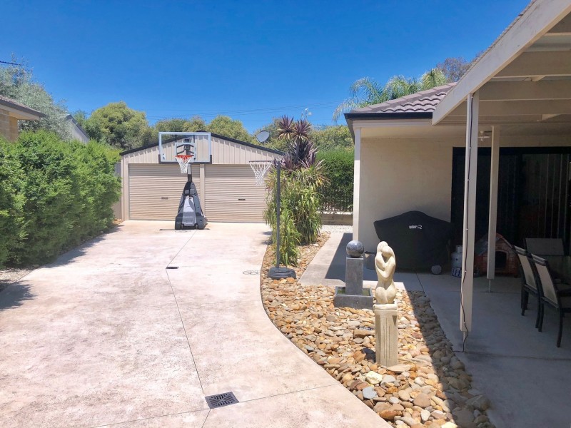 19 Cassinia Court, Thurgoona NSW 2640