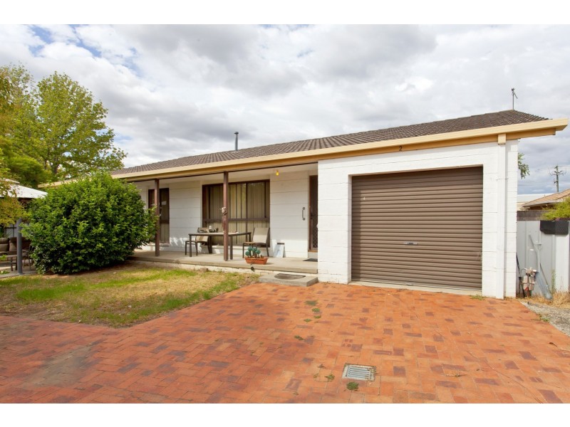 2/473 Henderson Street, Lavington NSW 2641
