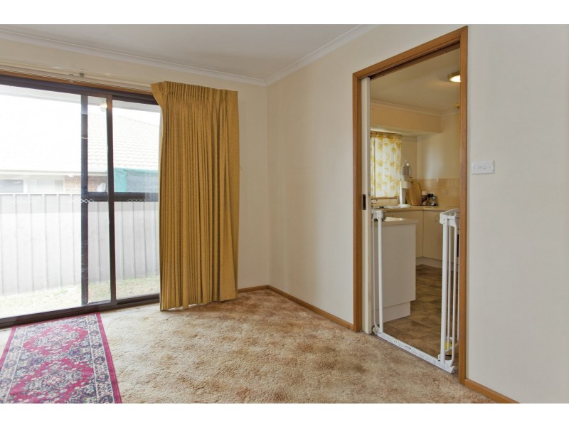 2/473 Henderson Street, Lavington NSW 2641