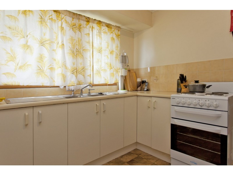 2/473 Henderson Street, Lavington NSW 2641