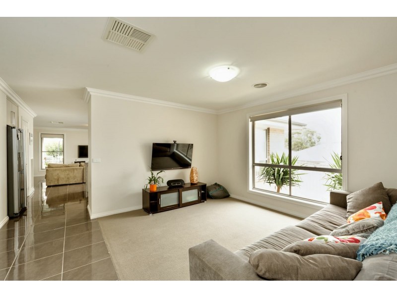 15 Sandpiper Court, Thurgoona NSW 2640