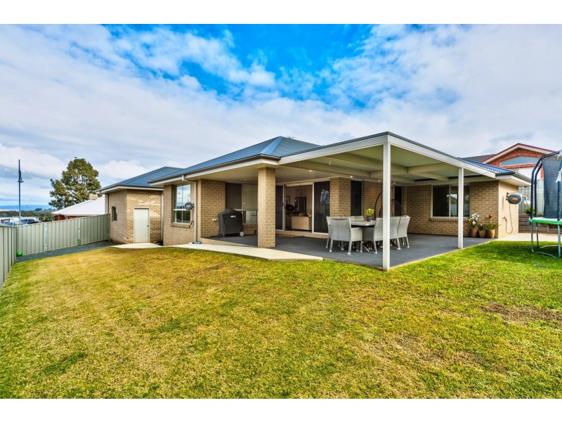 15 Sandpiper Court, Thurgoona NSW 2640