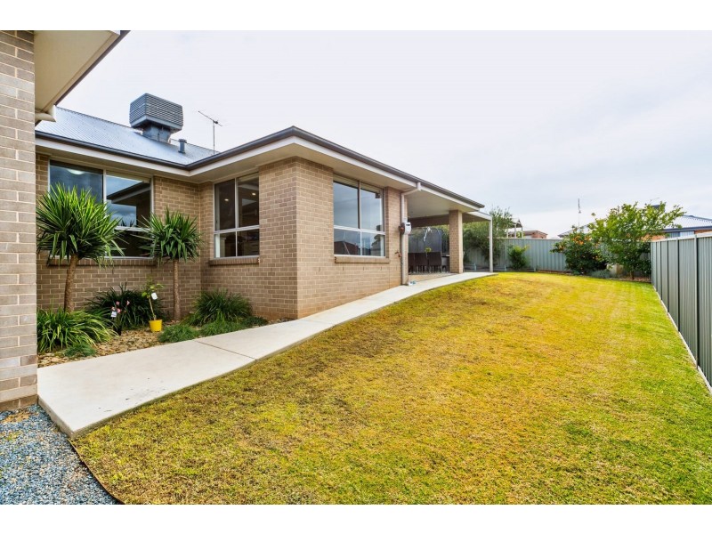 15 Sandpiper Court, Thurgoona NSW 2640