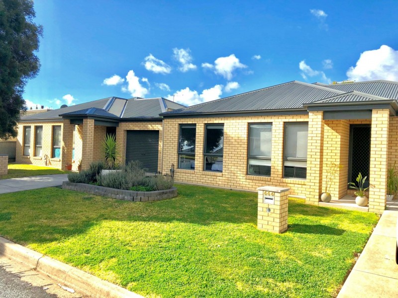 444 & 446 Kotthoff Street, Lavington NSW 2641