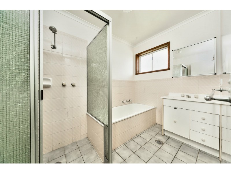 1 Titan Court, Lavington NSW 2641