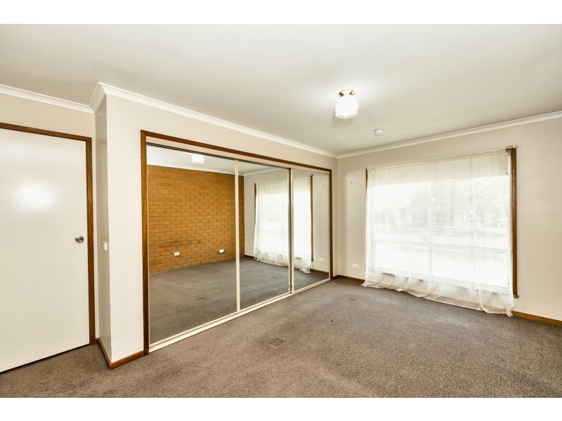 1 Titan Court, Lavington NSW 2641