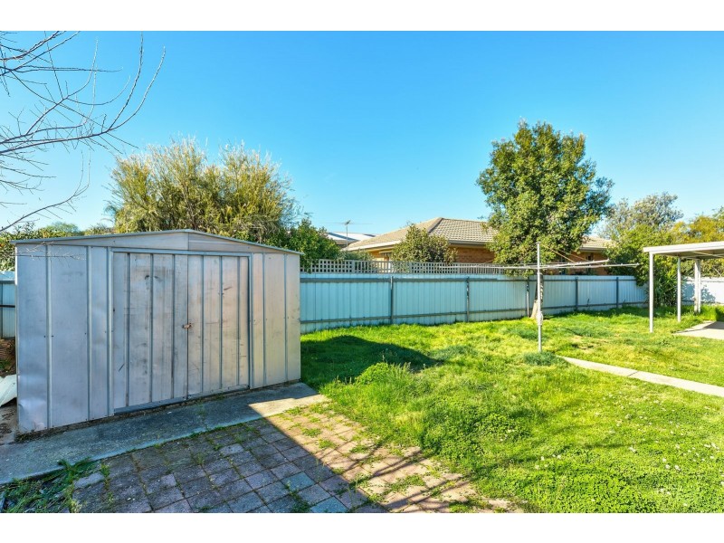 1 Titan Court, Lavington NSW 2641