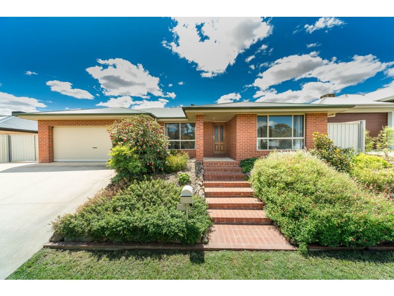 114 Pickworth Street, Thurgoona NSW 2640