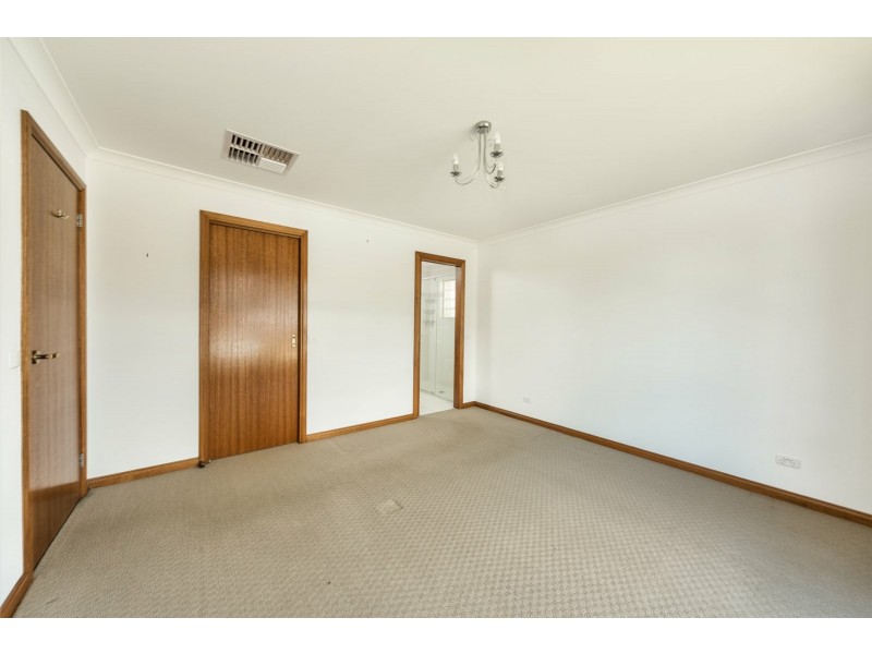 114 Pickworth Street, Thurgoona NSW 2640