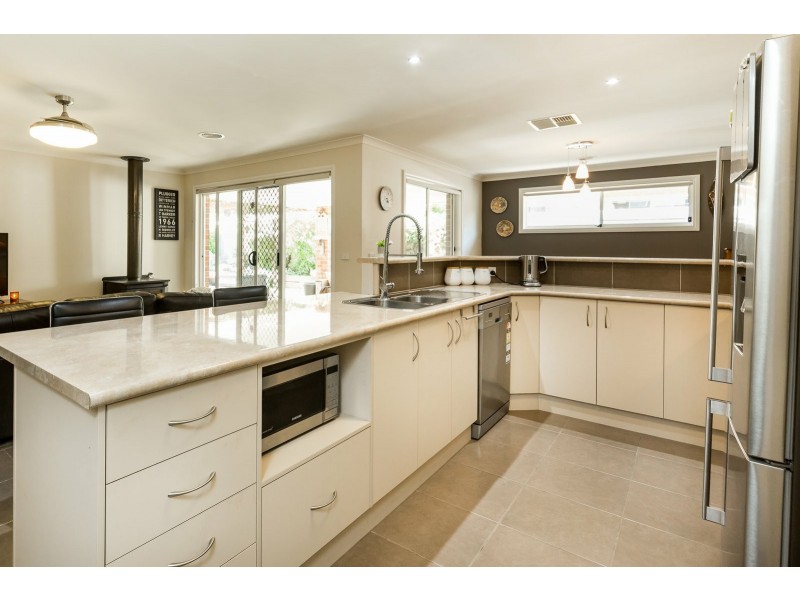 23 Pro Hart Drive, Baranduda VIC 3691