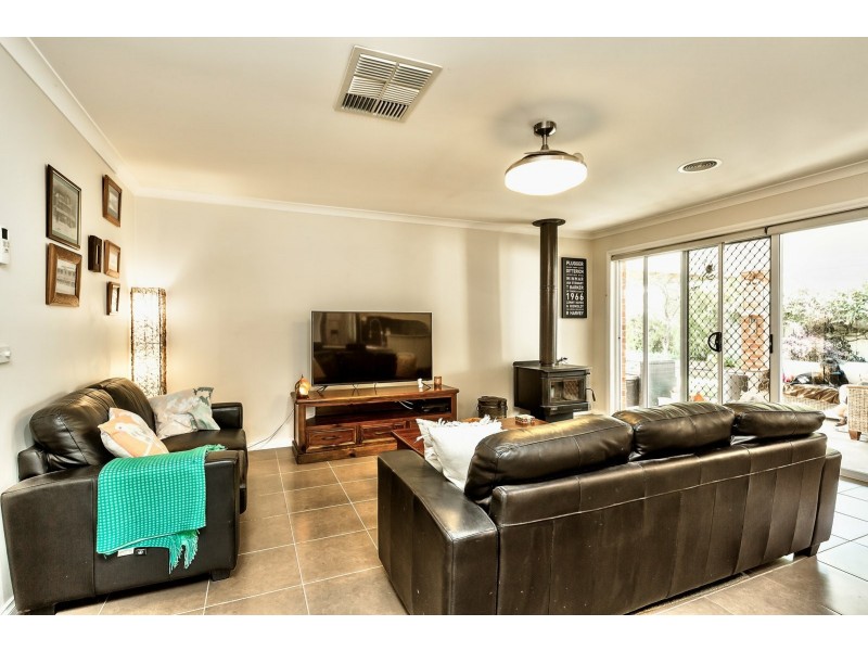 23 Pro Hart Drive, Baranduda VIC 3691