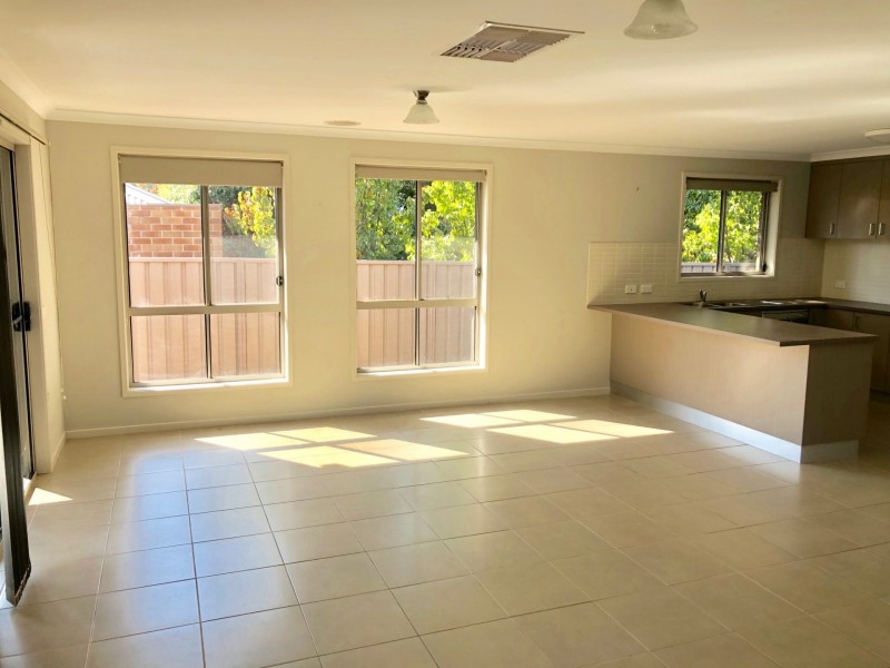 10 Severin Court, Thurgoona NSW 2640