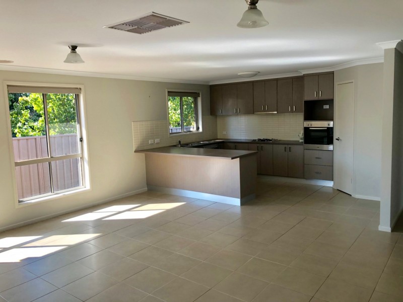 10 Severin Court, Thurgoona NSW 2640
