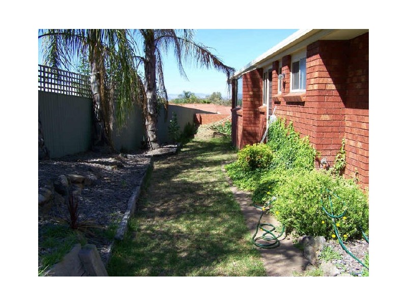 4 Dirru Court, Lavington NSW 2641