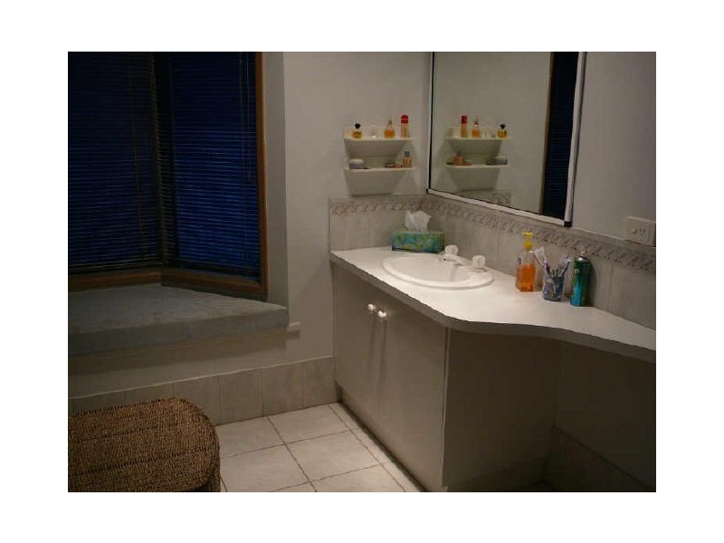 22 Hamilton Valley Court, Lavington NSW 2641