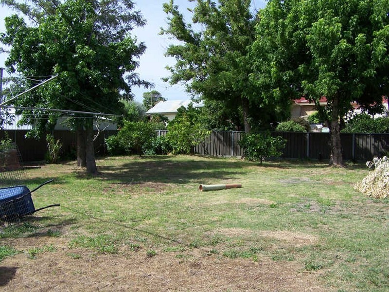 295 Vickers Road, Lavington NSW 2641