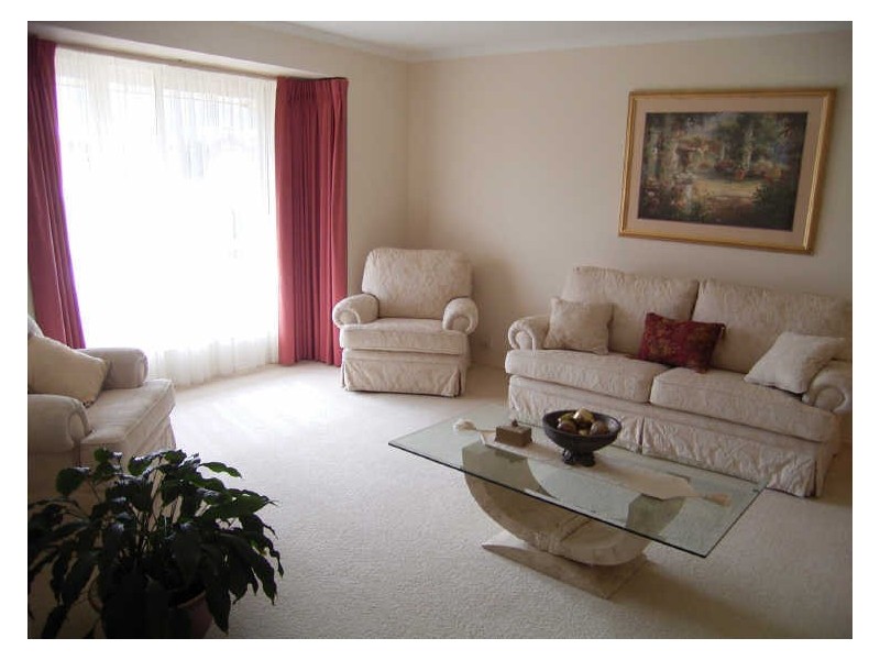 15 Sarson Road, Lavington NSW 2641