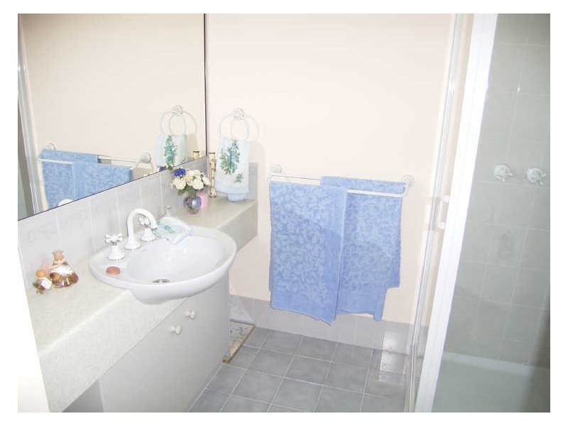 15 Sarson Road, Lavington NSW 2641