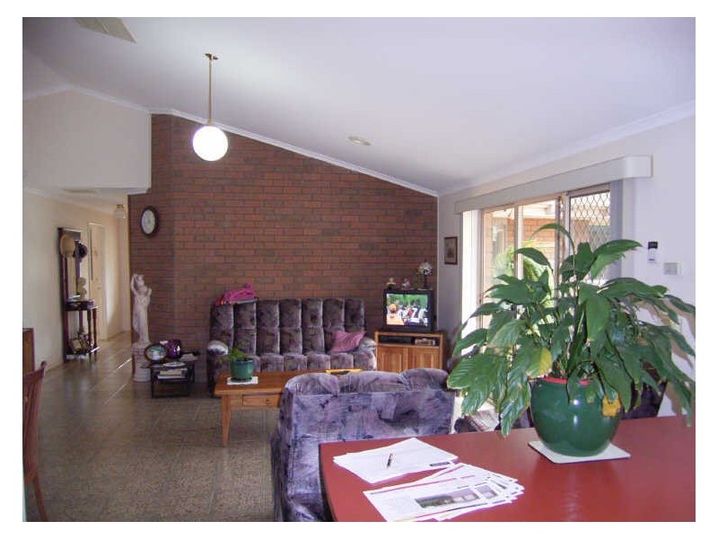 15 Sarson Road, Lavington NSW 2641