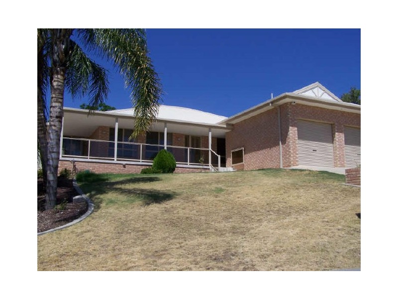 257 Desmond Street, Lavington NSW 2641