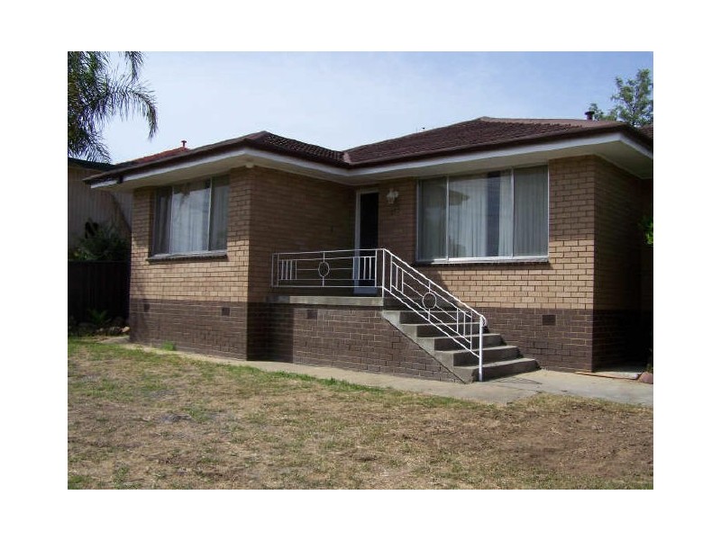 295 Vickers Road, Lavington NSW 2641