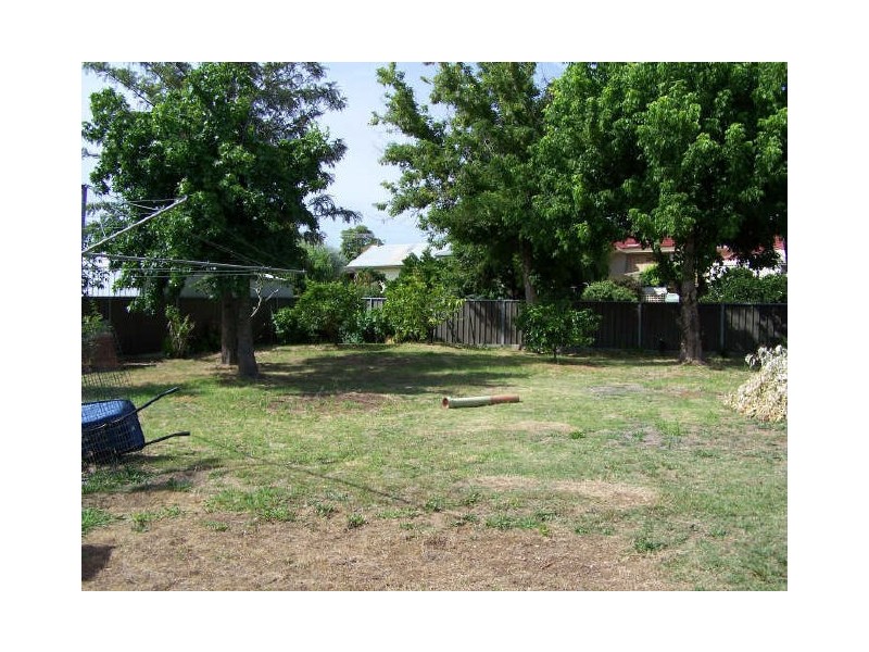 295 Vickers Road, Lavington NSW 2641