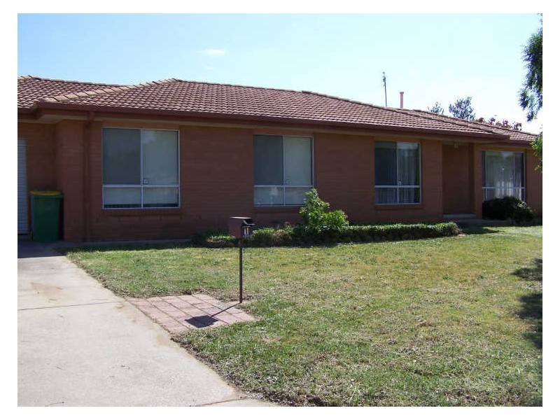 1 Titan Court, Lavington NSW 2641