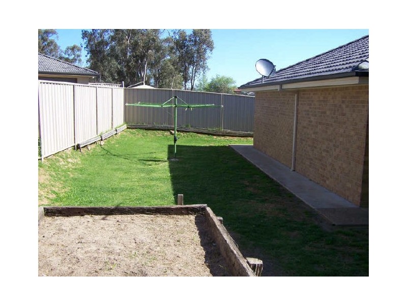8 Mimosa Court, Thurgoona NSW 2640