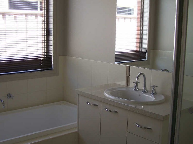 811 Centaur Road, Lavington NSW 2641