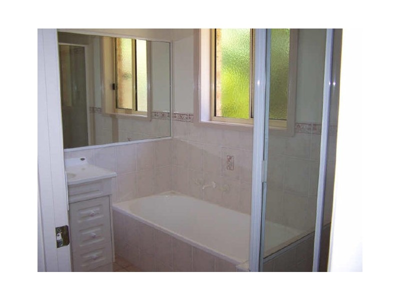 1/3 McDiarmid Place, Lavington NSW 2641