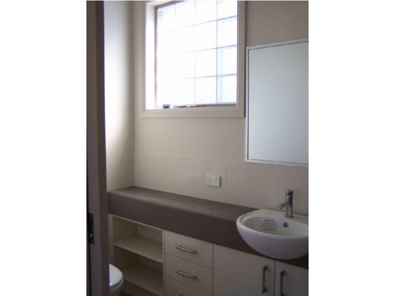 2/518 Thurgoona Street, Albury NSW 2640