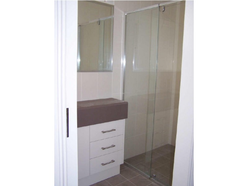 2/518 Thurgoona Street, Albury NSW 2640