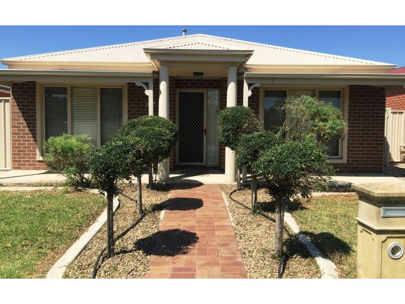 817 Centaur Road, Lavington NSW 2641