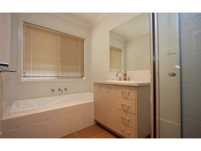 817 Centaur Road, Lavington NSW 2641