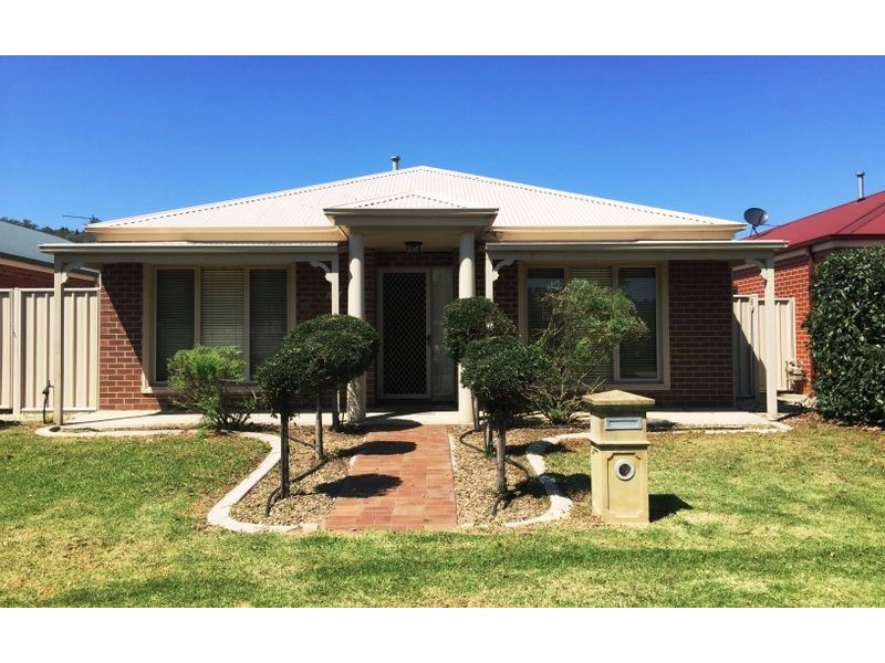 817 Centaur Road, Lavington NSW 2641