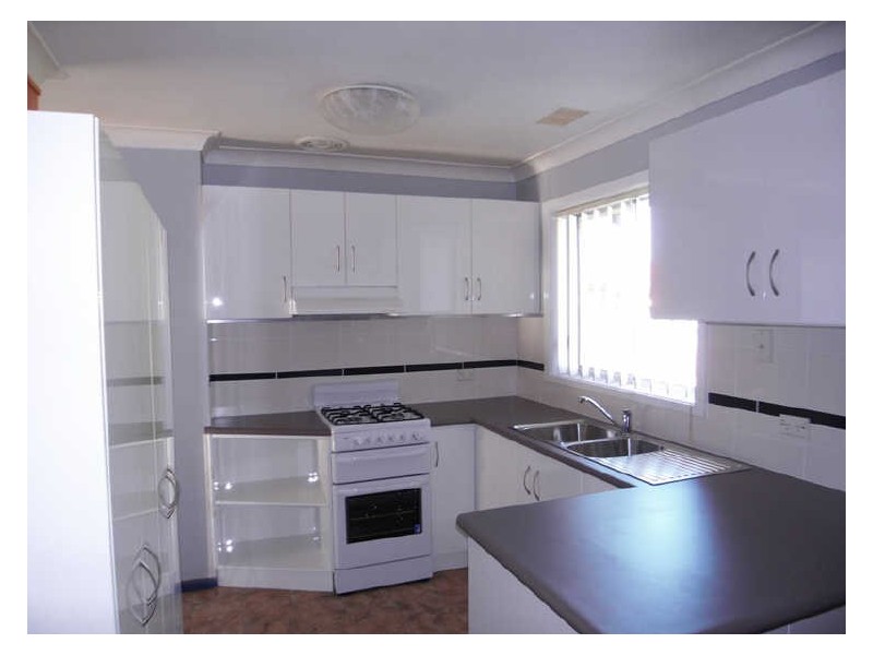 466 Kemp Street, Lavington NSW 2641