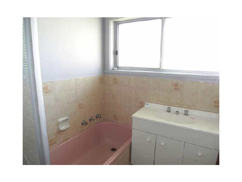 466 Kemp Street, Lavington NSW 2641