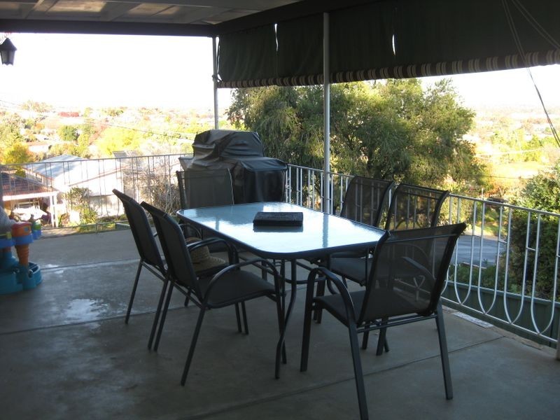 220 Mount Street, East Albury NSW 2640