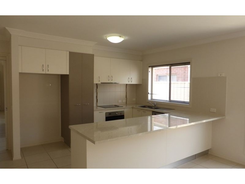 813 Centaur Road, Lavington NSW 2641