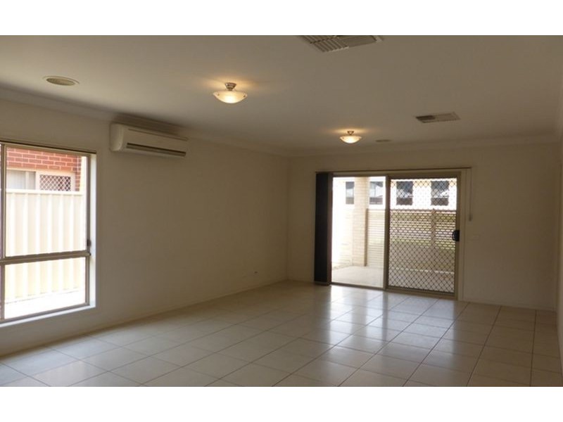 813 Centaur Road, Lavington NSW 2641