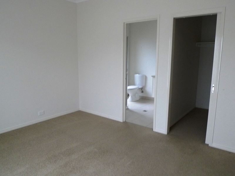 54 Featherstone Avenue, Lavington NSW 2641